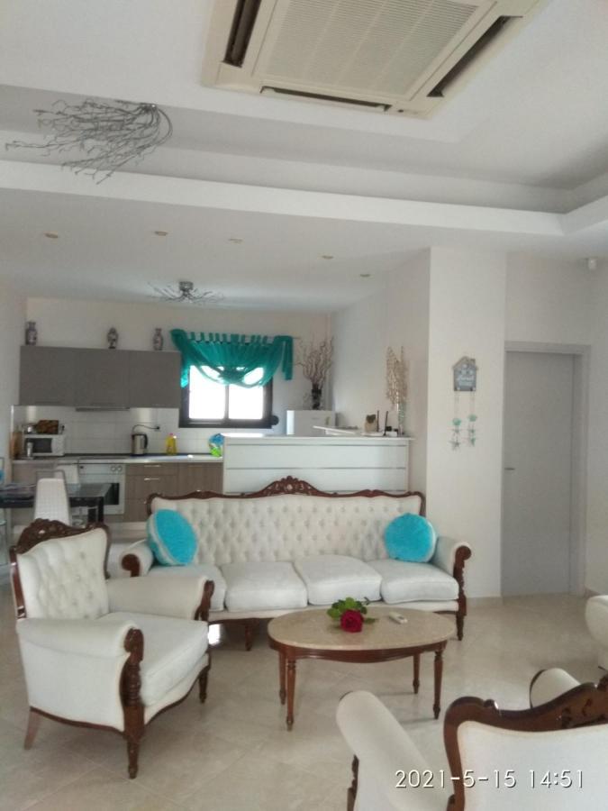 Irenes Apartment Kallithea  エクステリア 写真