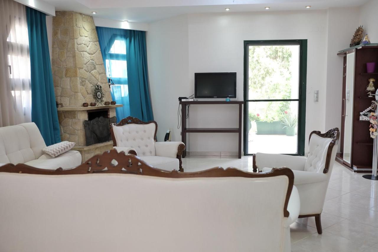 Irenes Apartment Kallithea  エクステリア 写真
